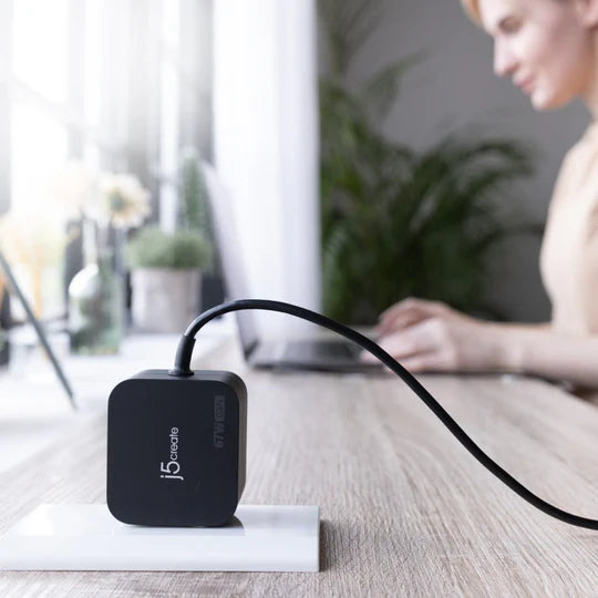 J5 Create 67W GaN PD USB-C® Mini Charger with 4.5 mm DC Converter